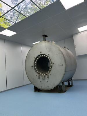 Dobra cena. Pomieszczenie ekranujące RF o skuteczności ekranowania 100 dB z konstrukcją modułową lub na miejscu i konfigurowalnym rozmiarem pomieszczenia dla klatki Faradaya MRI w Internecie