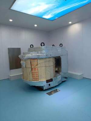 Dobra cena. Pokój osłony RF z 100dB efektywności osłony i wielowarstwowe powlekane osłonięte szkło RF okna do personalizacji Faraday Klatka MRI w Internecie